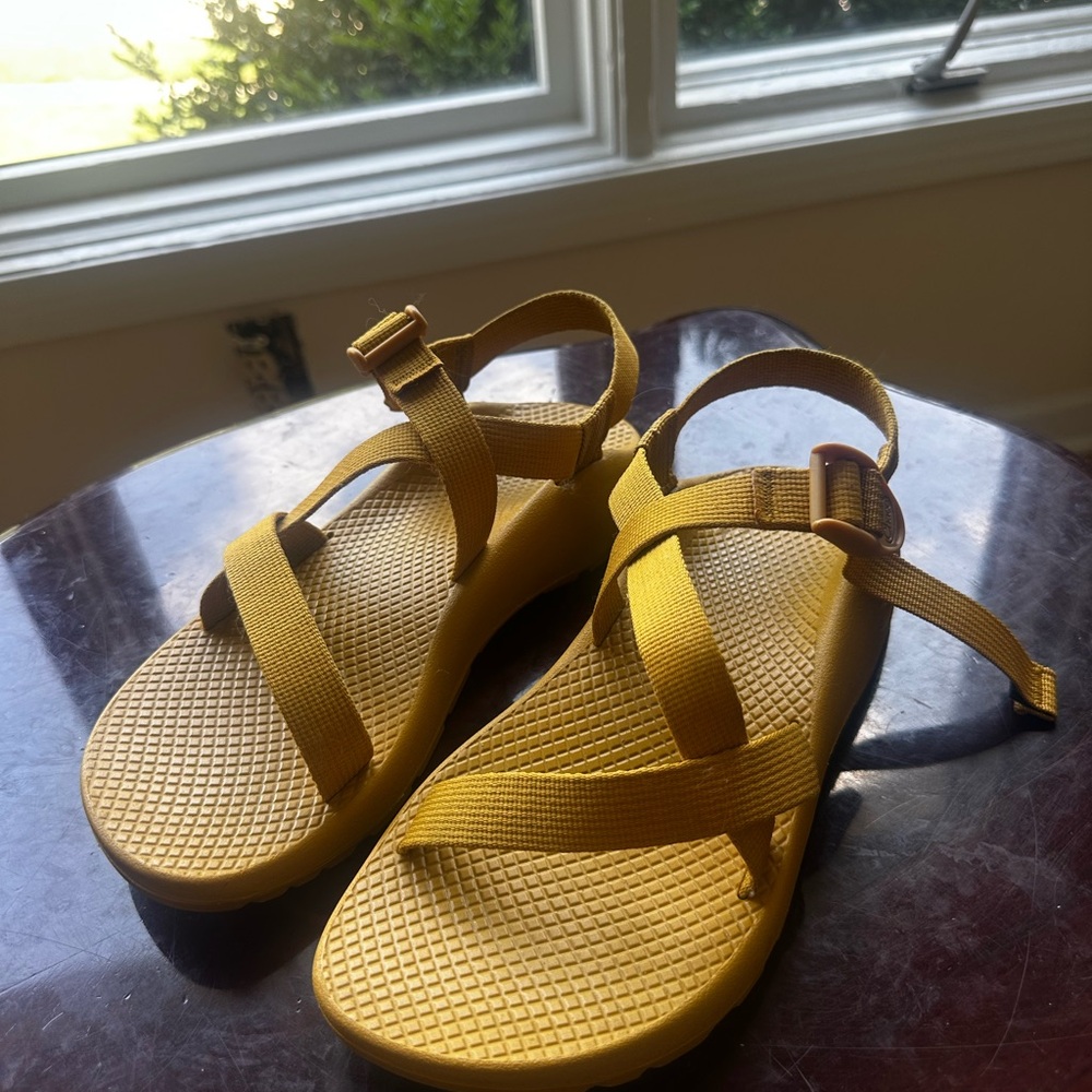 Women’s Solid Yellow Chaco Sandals, size 8